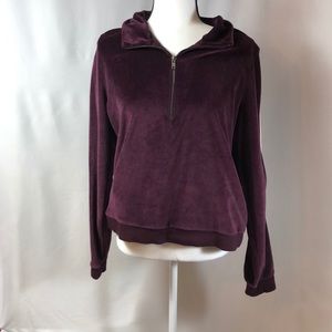 Fabletics woman’s pullover size large